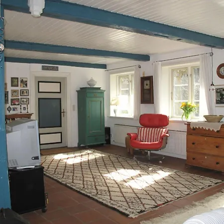 Romantic Thatched Roof House Apartment *